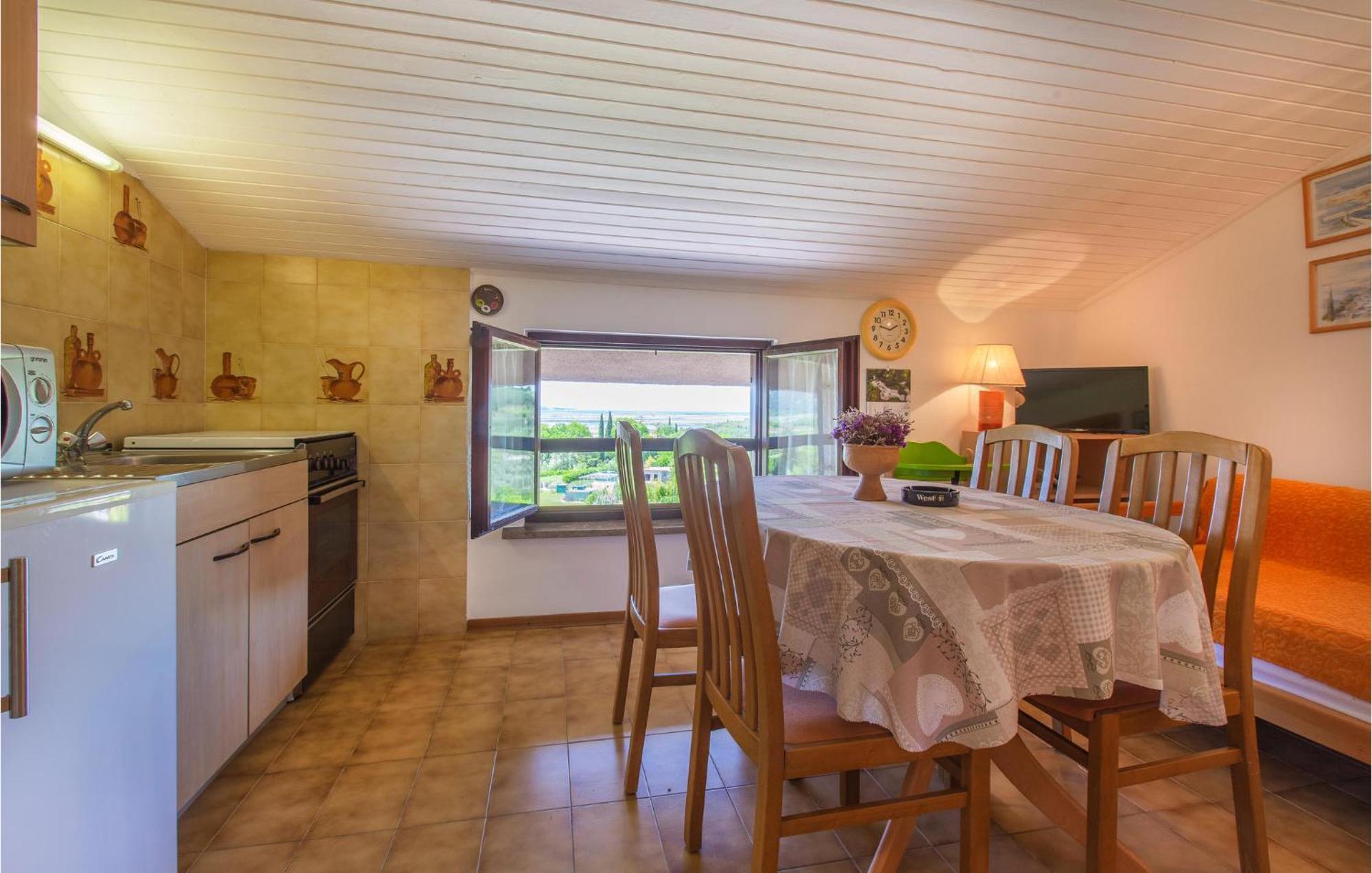 Amazing Apartment In Secovlje With Kitchen 외부 사진